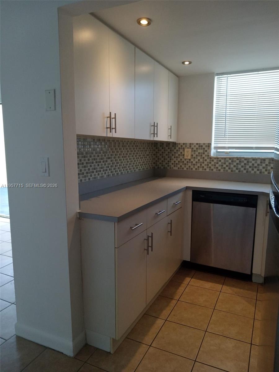 MOONRAKER CONDO - Residential