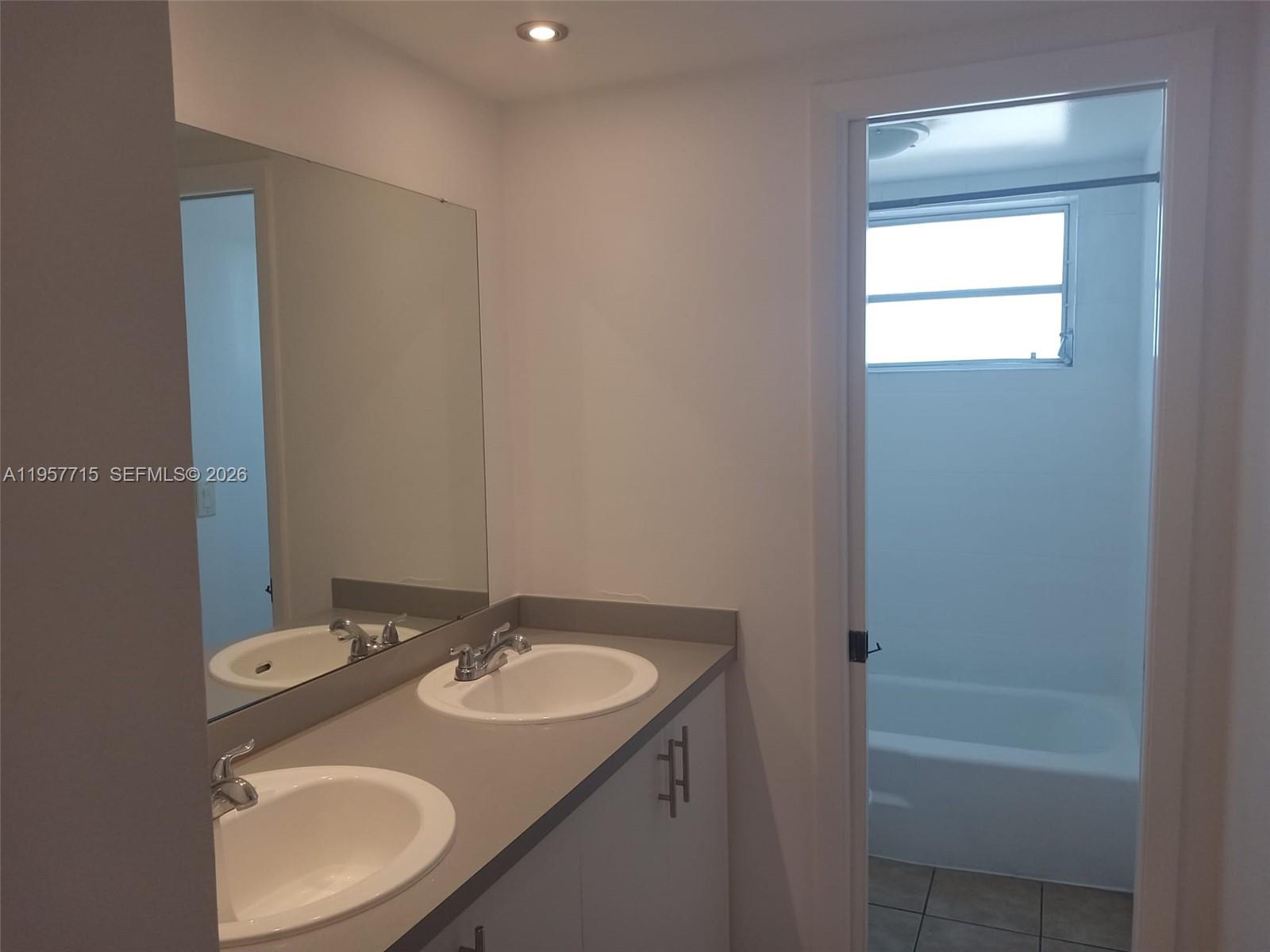 MOONRAKER CONDO - Residential