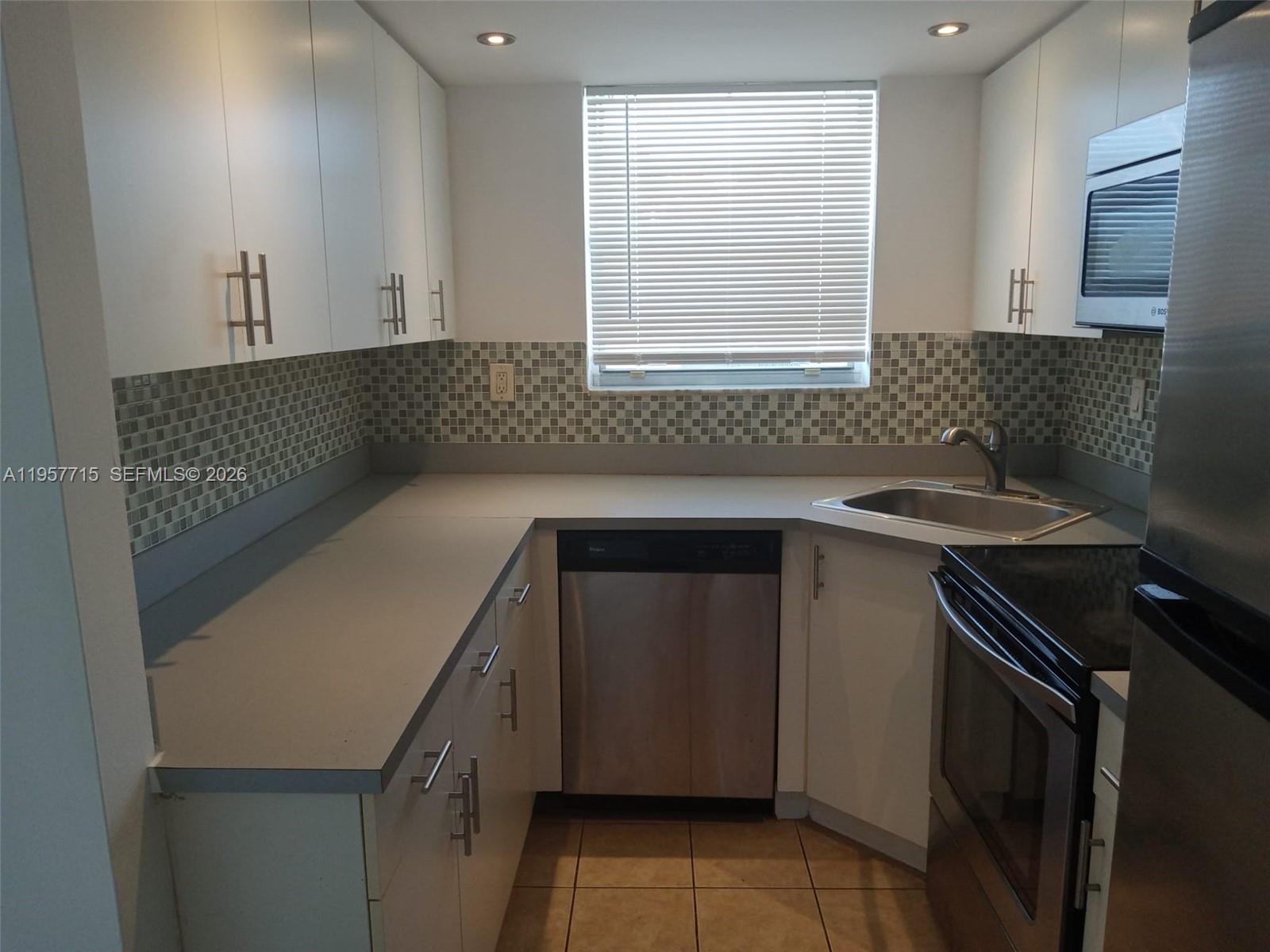 MOONRAKER CONDO - Residential