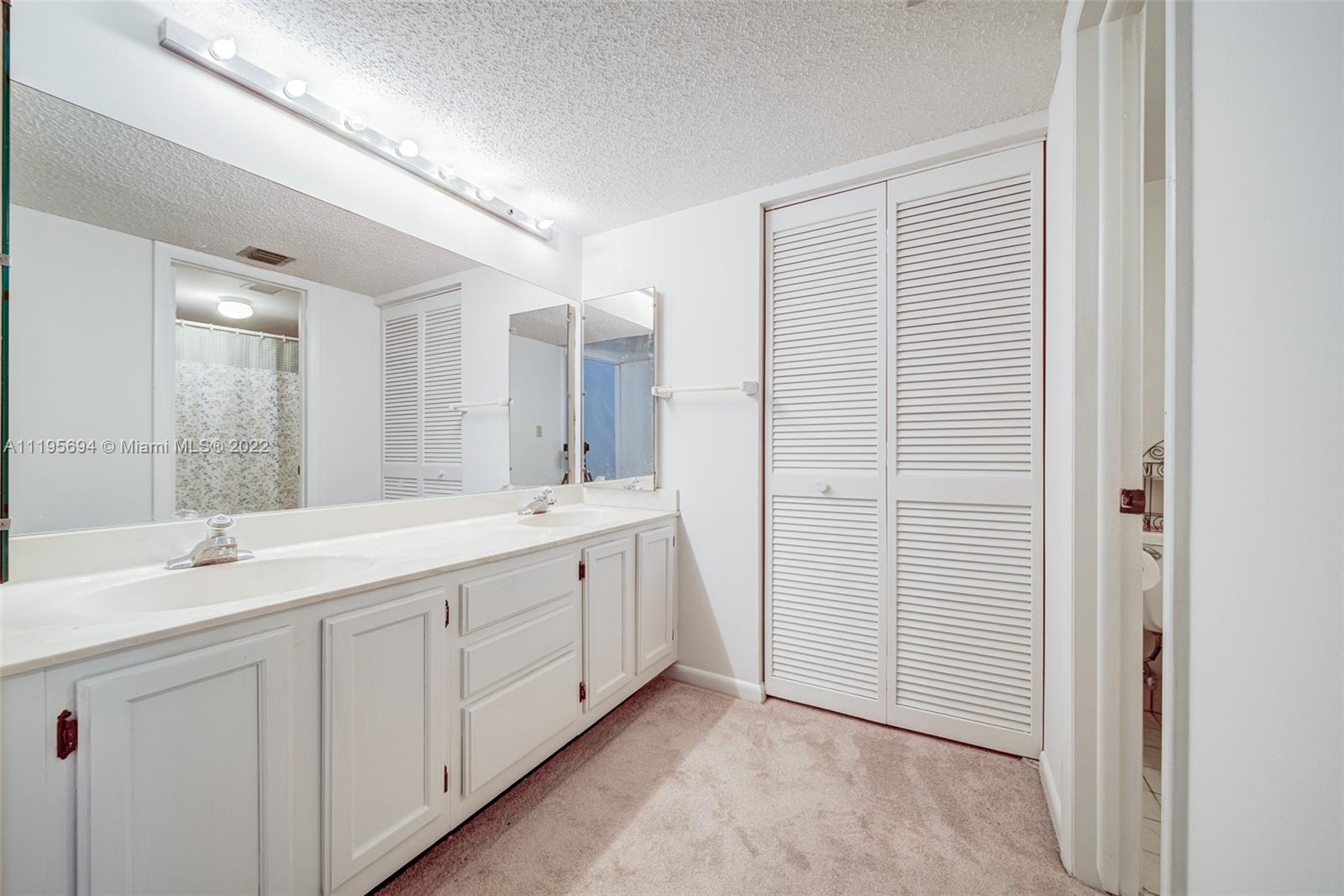 KENDALL GLENN CONDO - Residential Lease