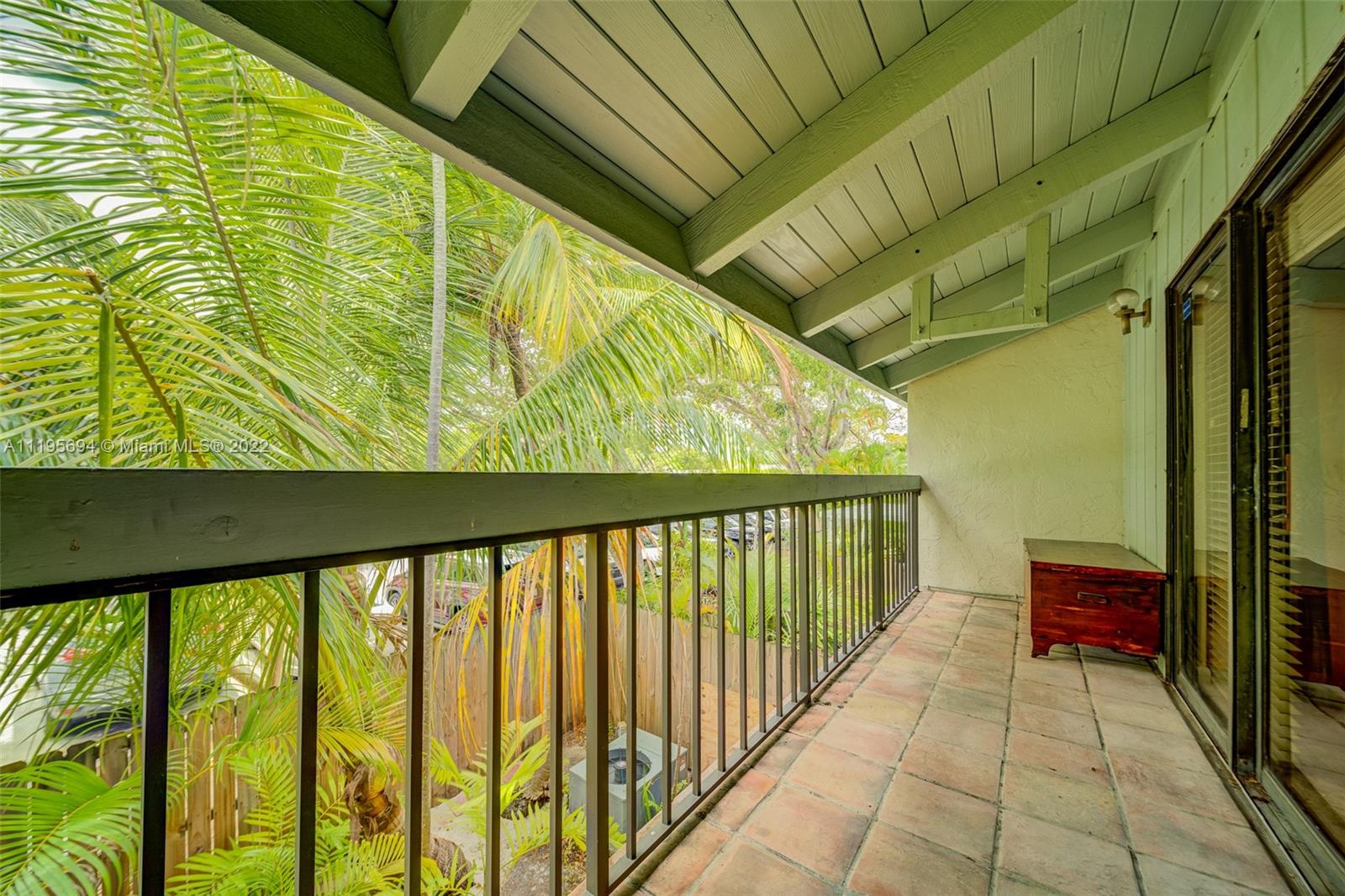 KENDALL GLENN CONDO - Residential Lease