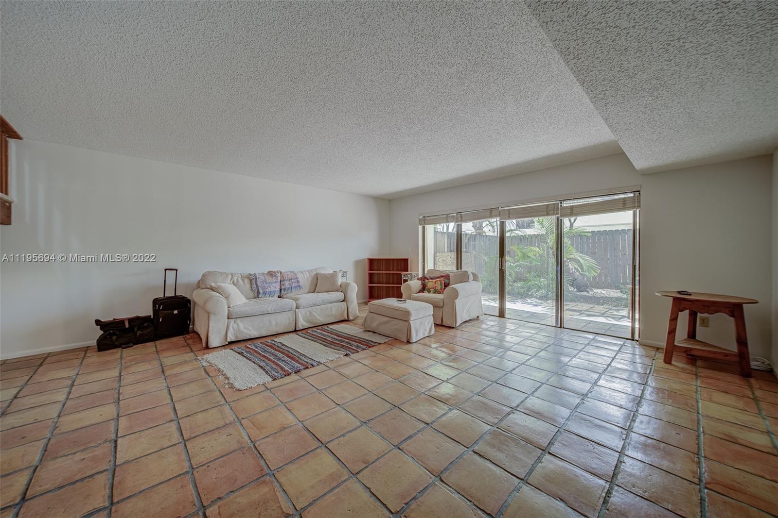 KENDALL GLENN CONDO - Residential Lease