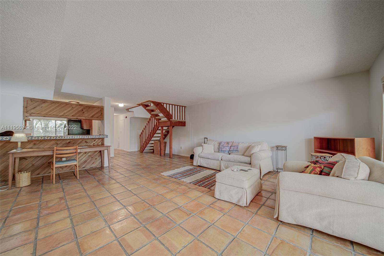 KENDALL GLENN CONDO - Residential Lease