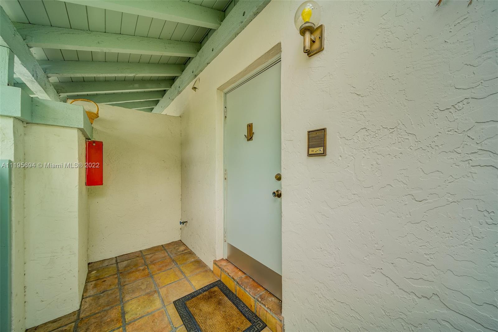 KENDALL GLENN CONDO - Residential Lease