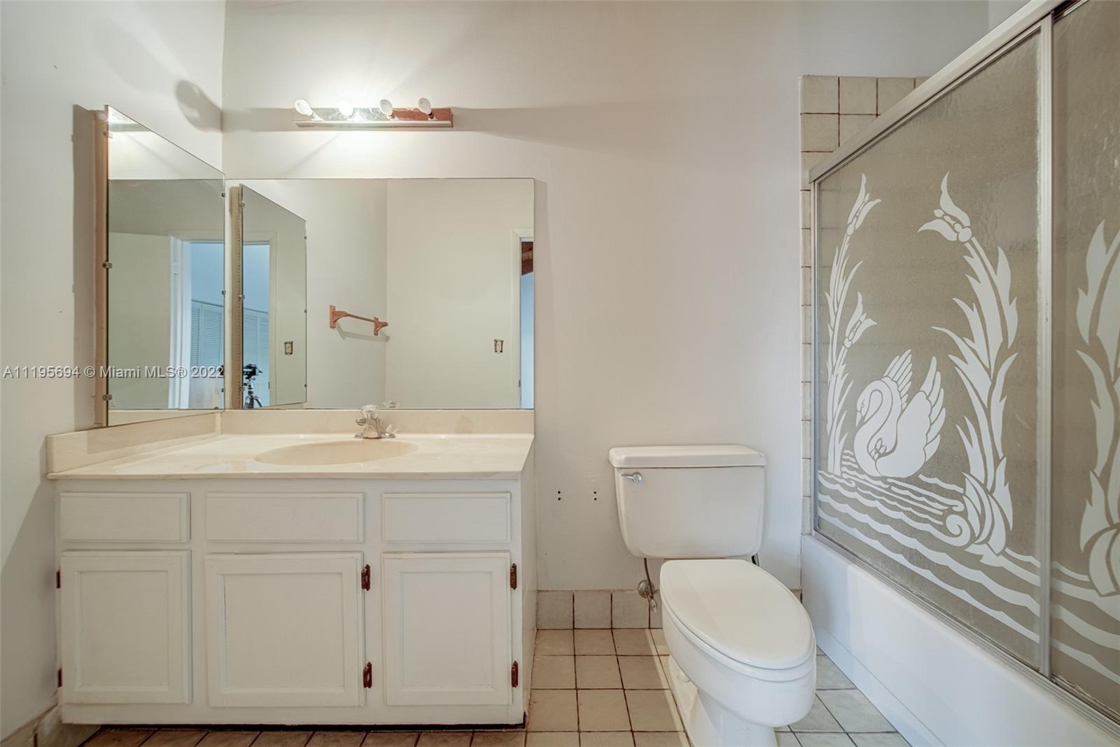KENDALL GLENN CONDO - Residential Lease
