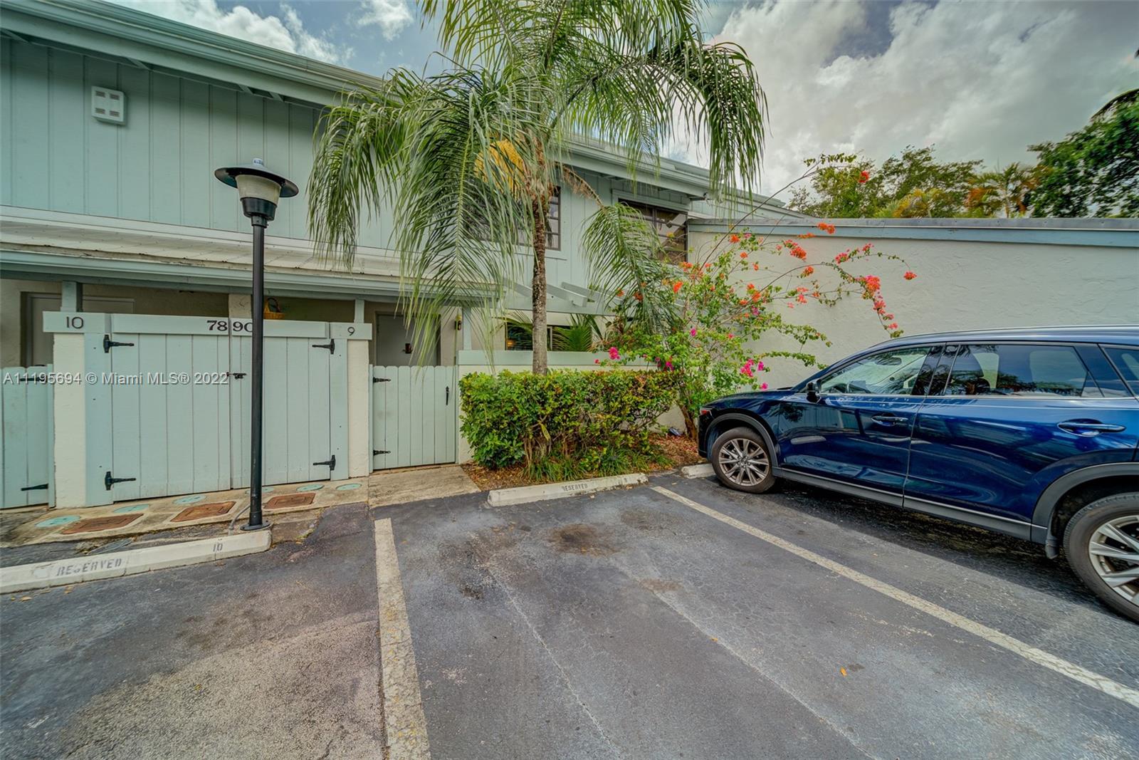 KENDALL GLENN CONDO - Residential Lease