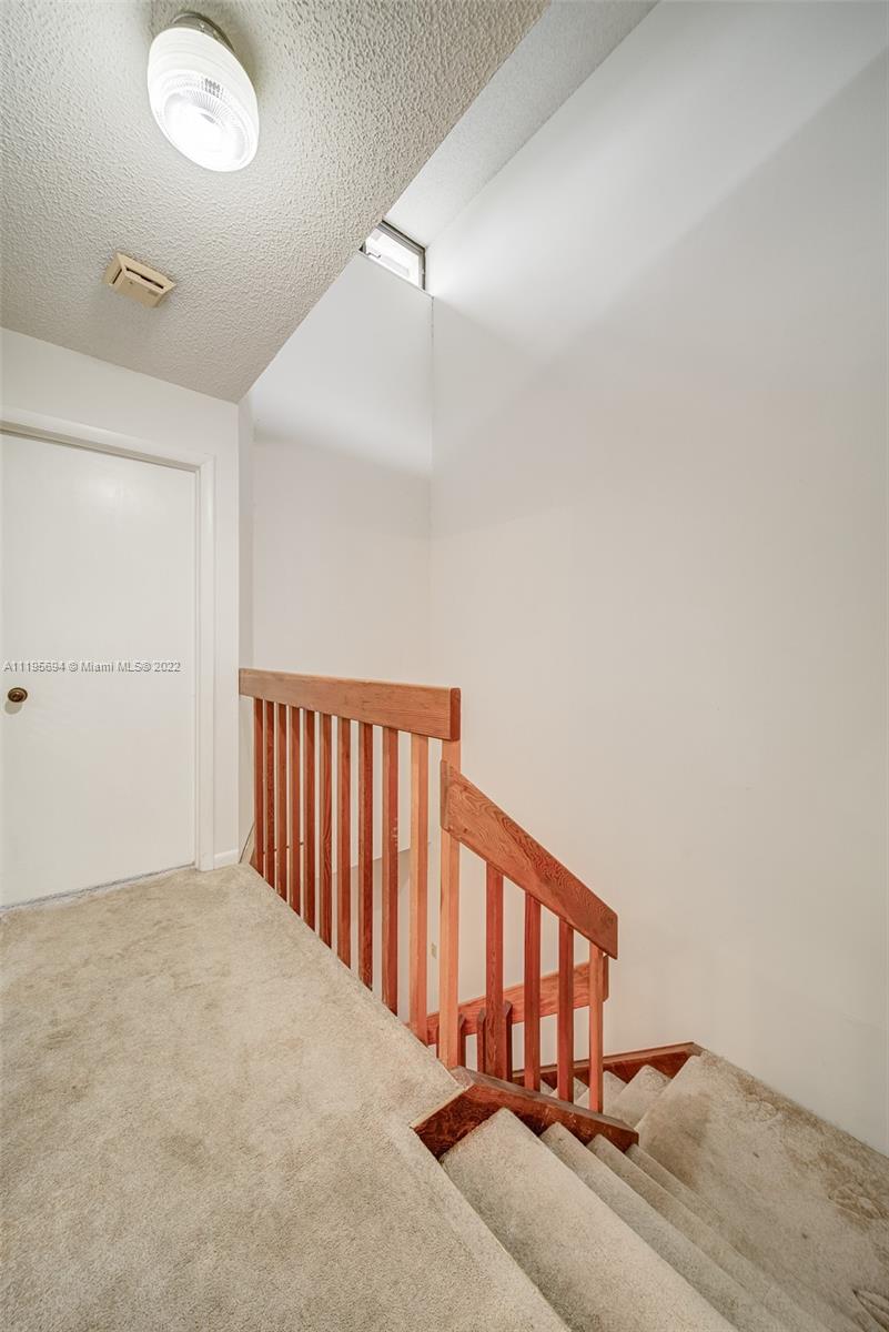 KENDALL GLENN CONDO - Residential Lease