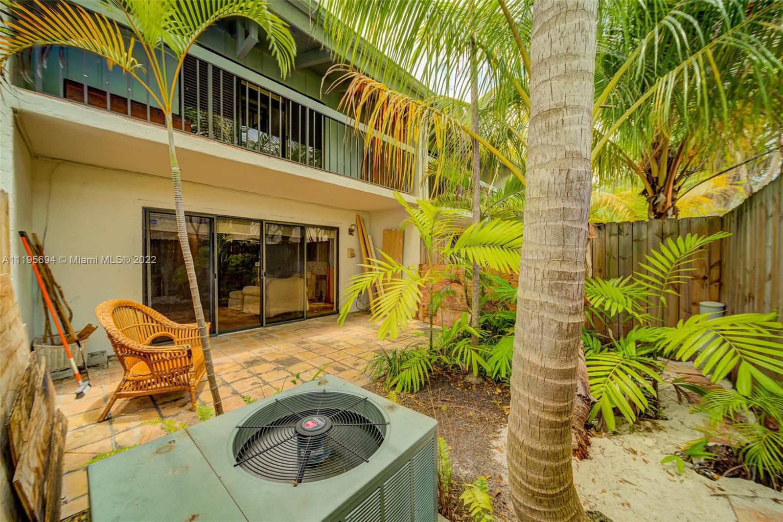 KENDALL GLENN CONDO - Residential Lease