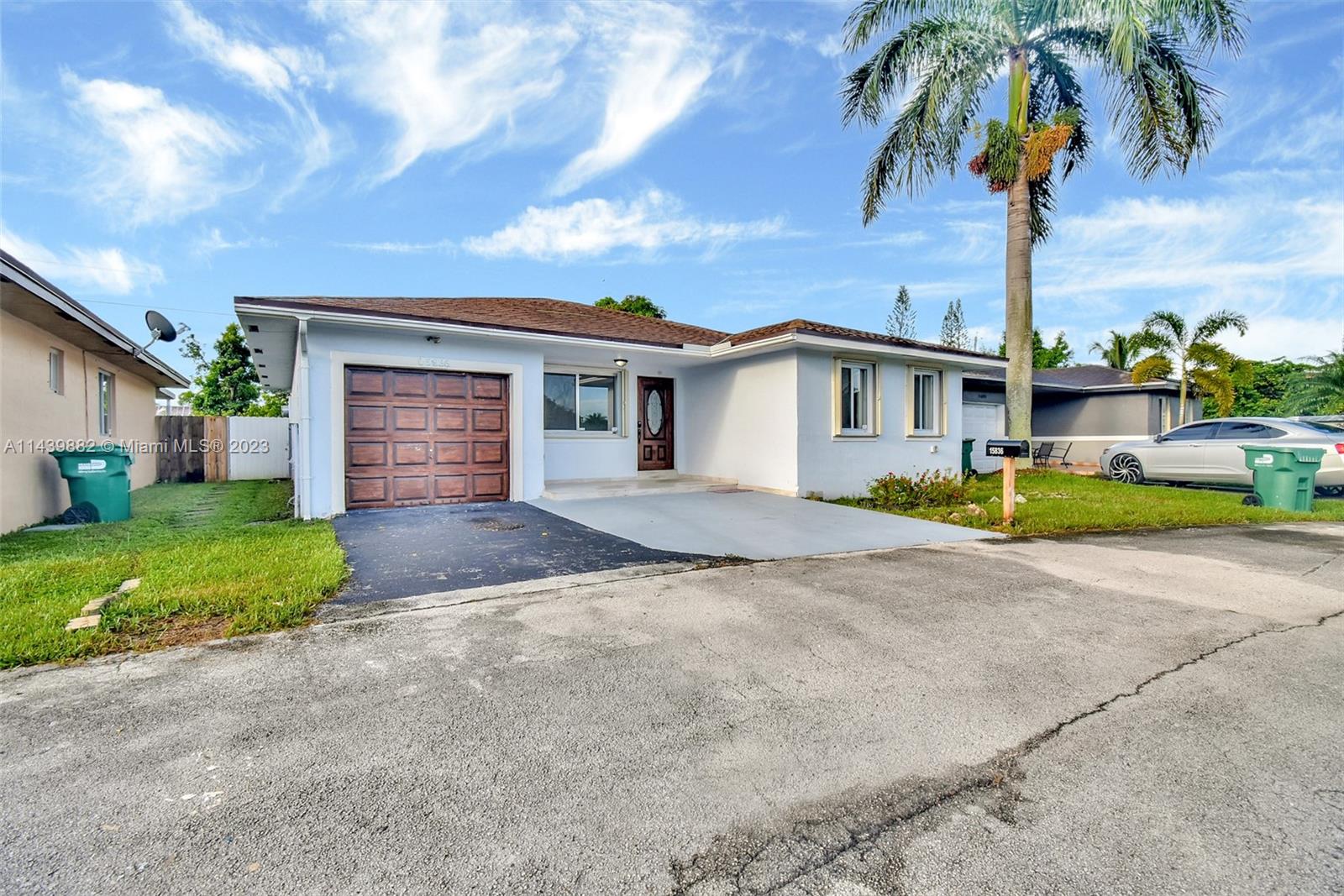 GREENWOOD VILLAS - Residential