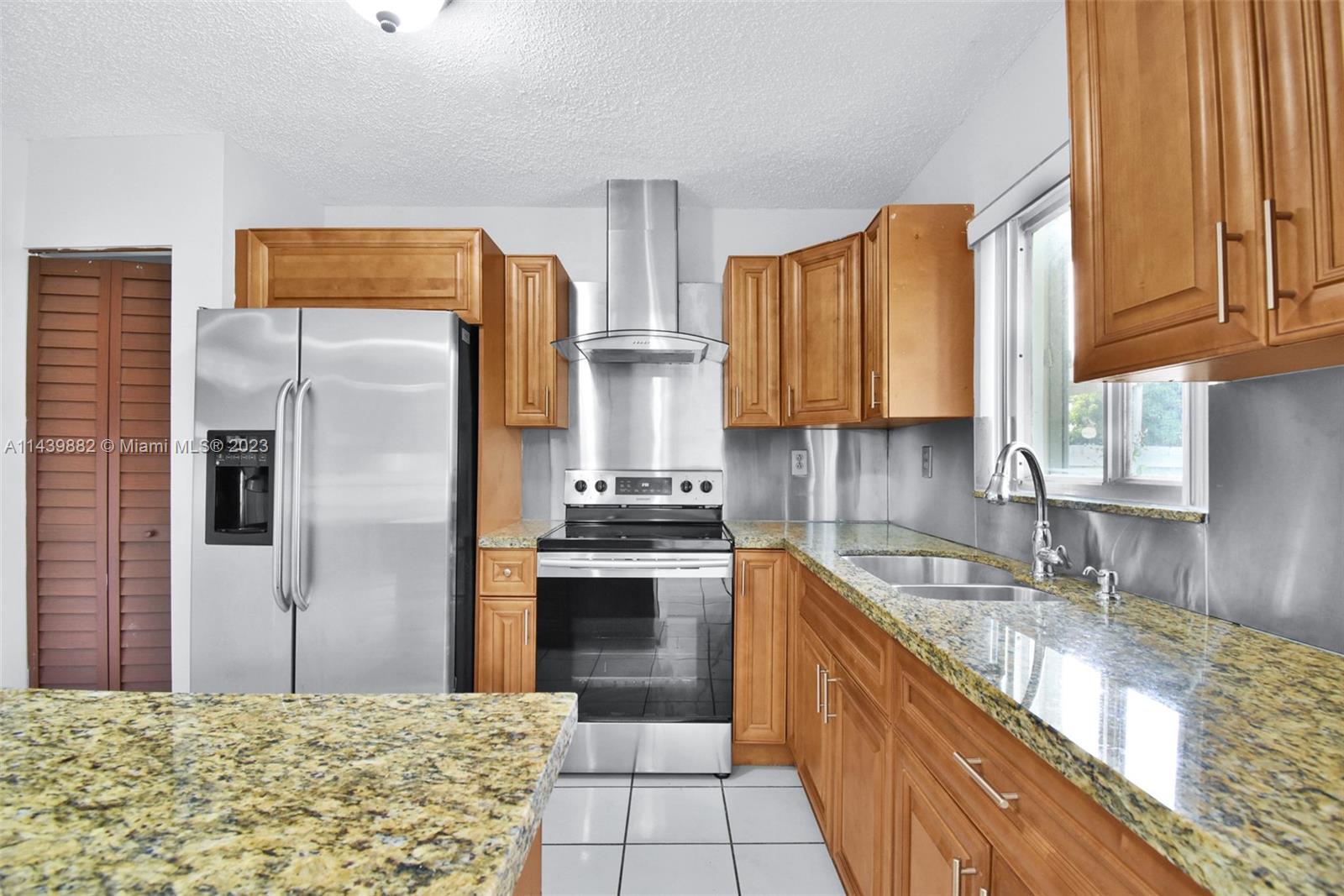 GREENWOOD VILLAS - Residential