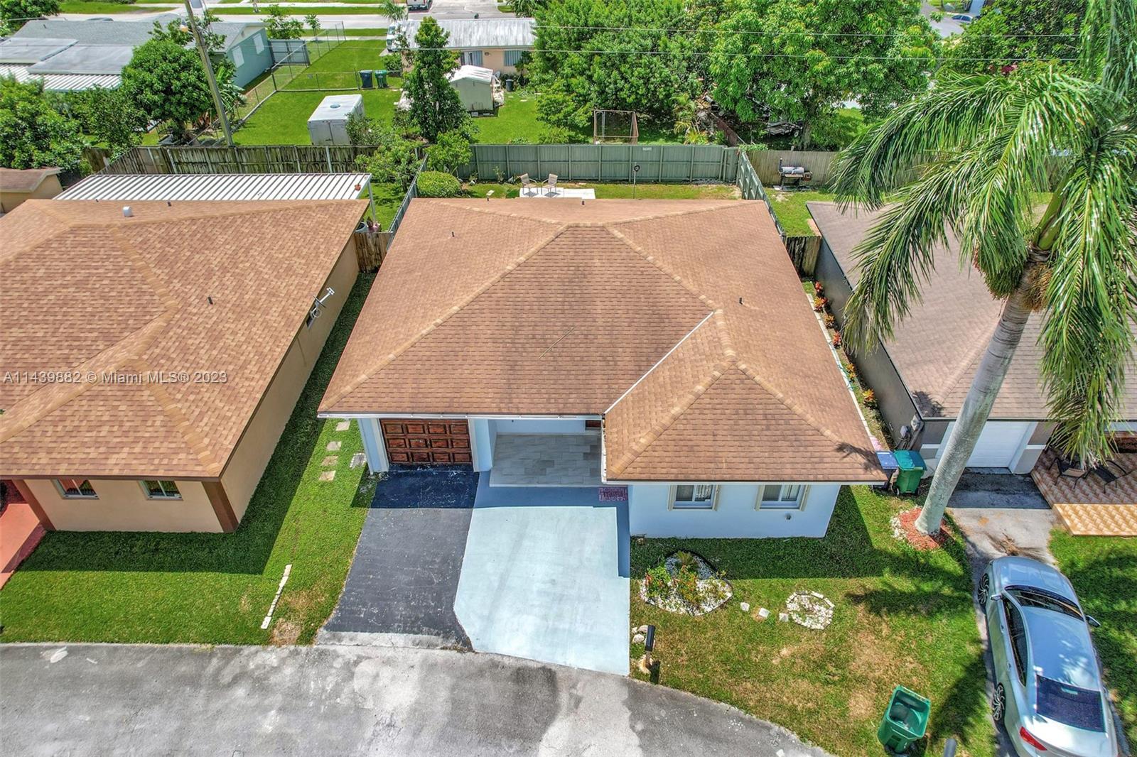 GREENWOOD VILLAS - Residential
