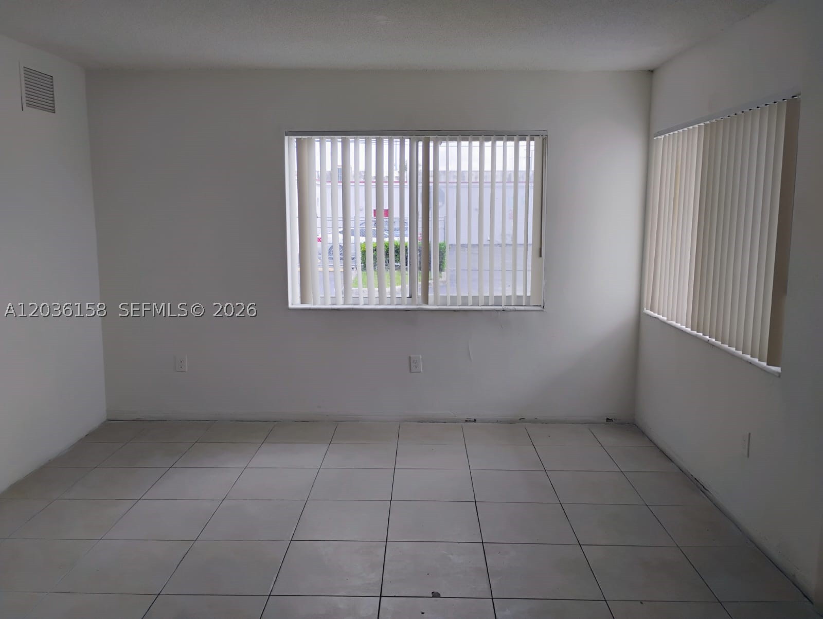 BOULEVARD GARDENS 28-6B - Residential Lease