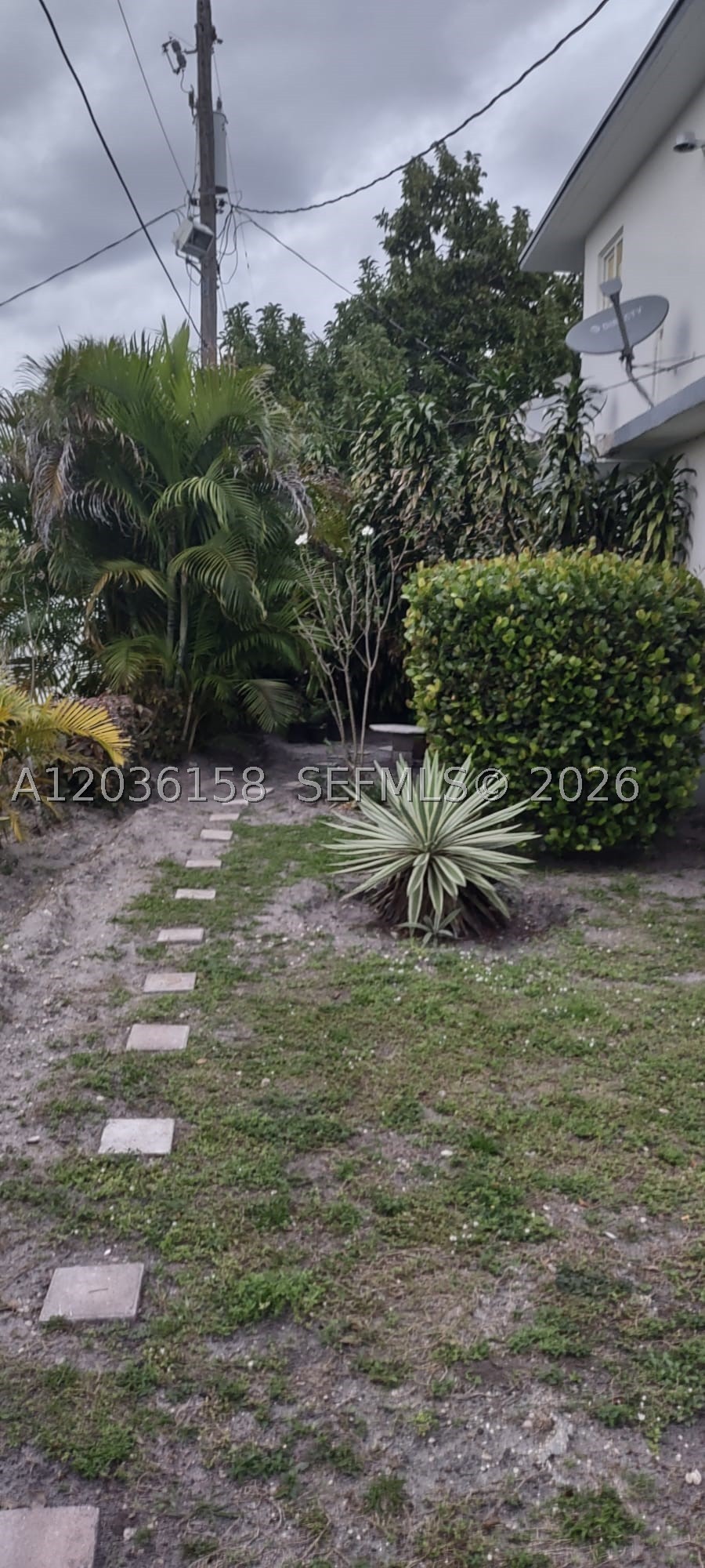 BOULEVARD GARDENS 28-6B - Residential Lease