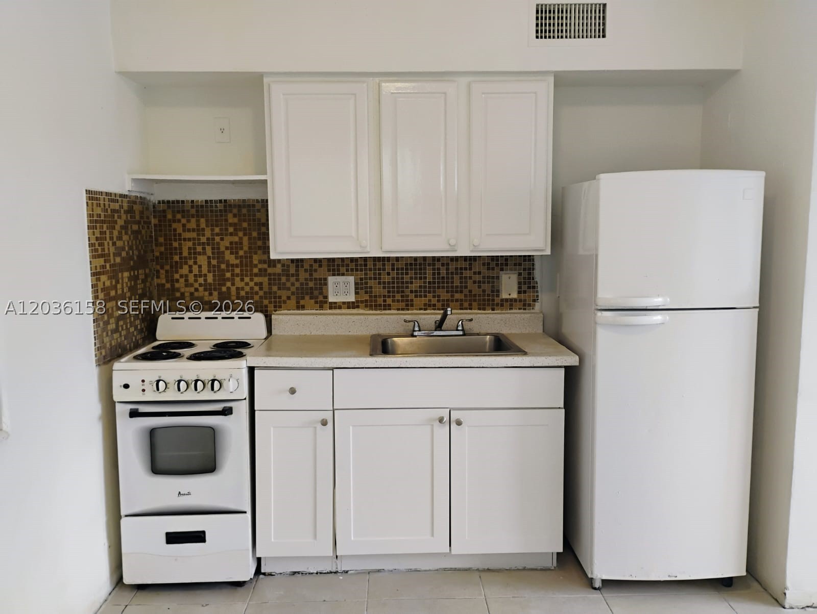 BOULEVARD GARDENS 28-6B - Residential Lease