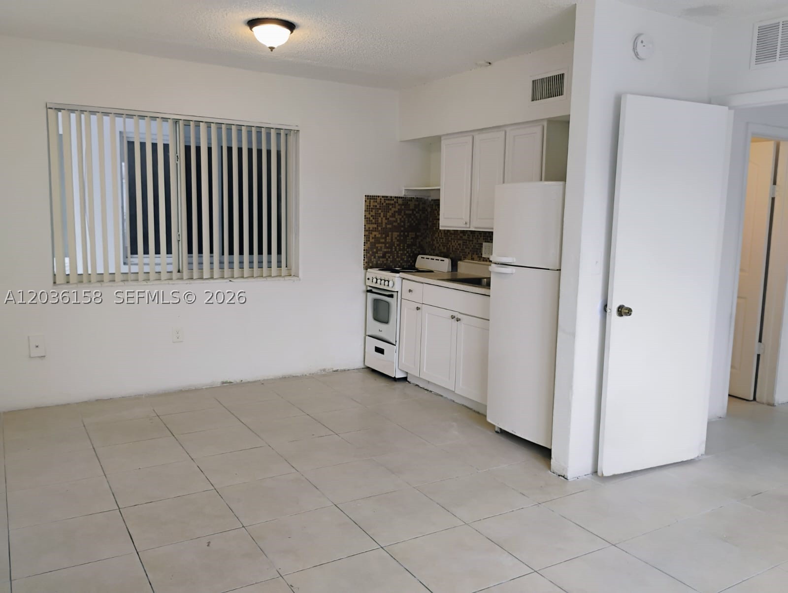 BOULEVARD GARDENS 28-6B - Residential Lease