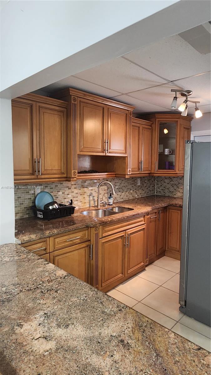 FLORIDIAN ARMS CONDO - Residential