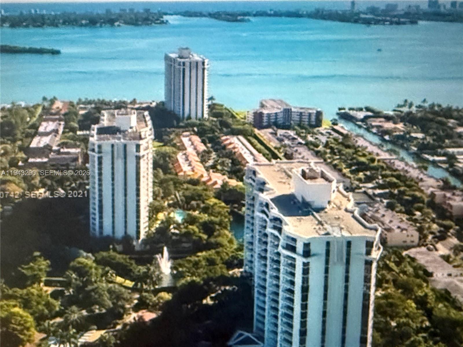 TOWERS OF QUAYSIDE CONDO - Residential
