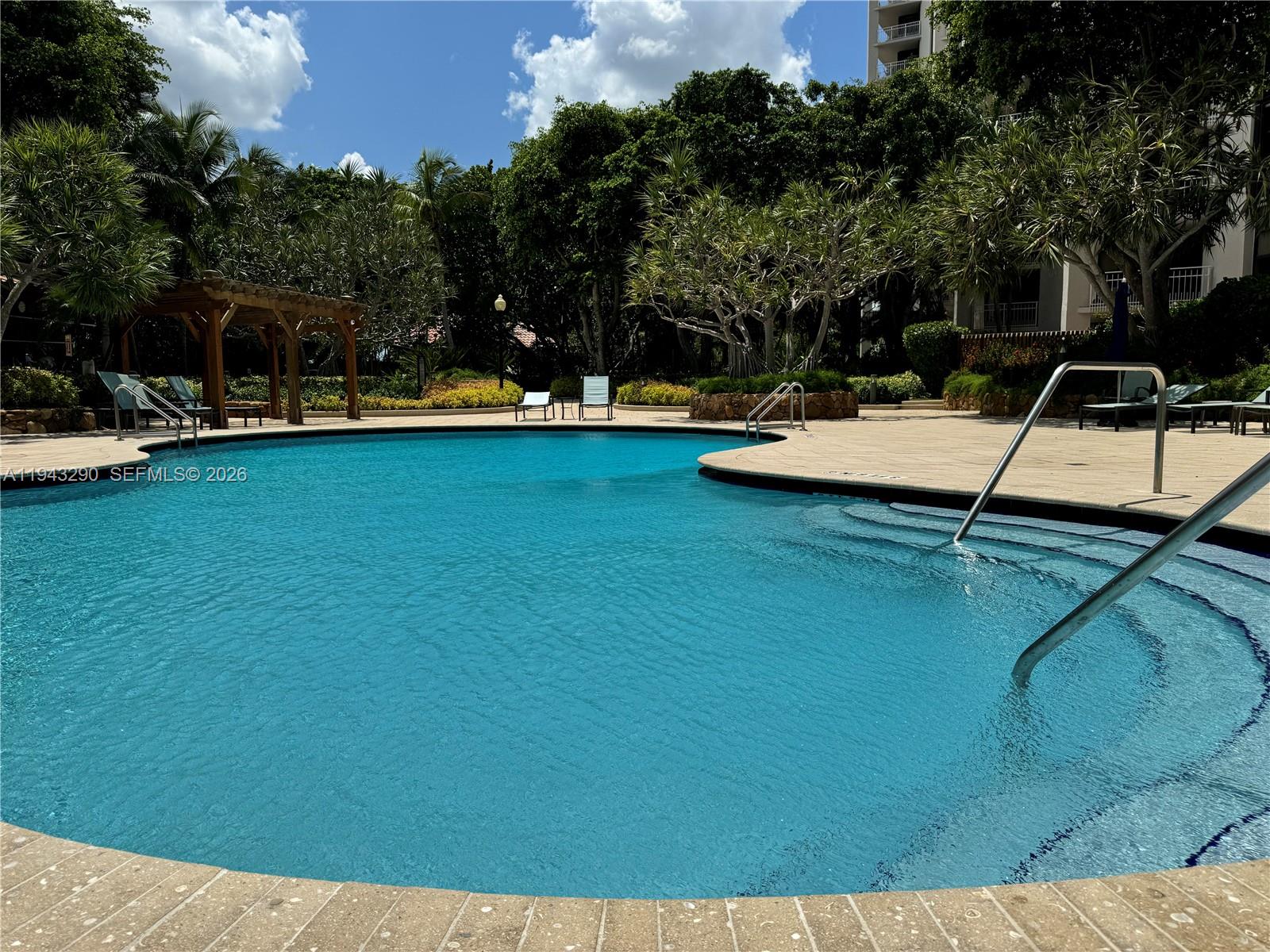 TOWERS OF QUAYSIDE CONDO - Residential