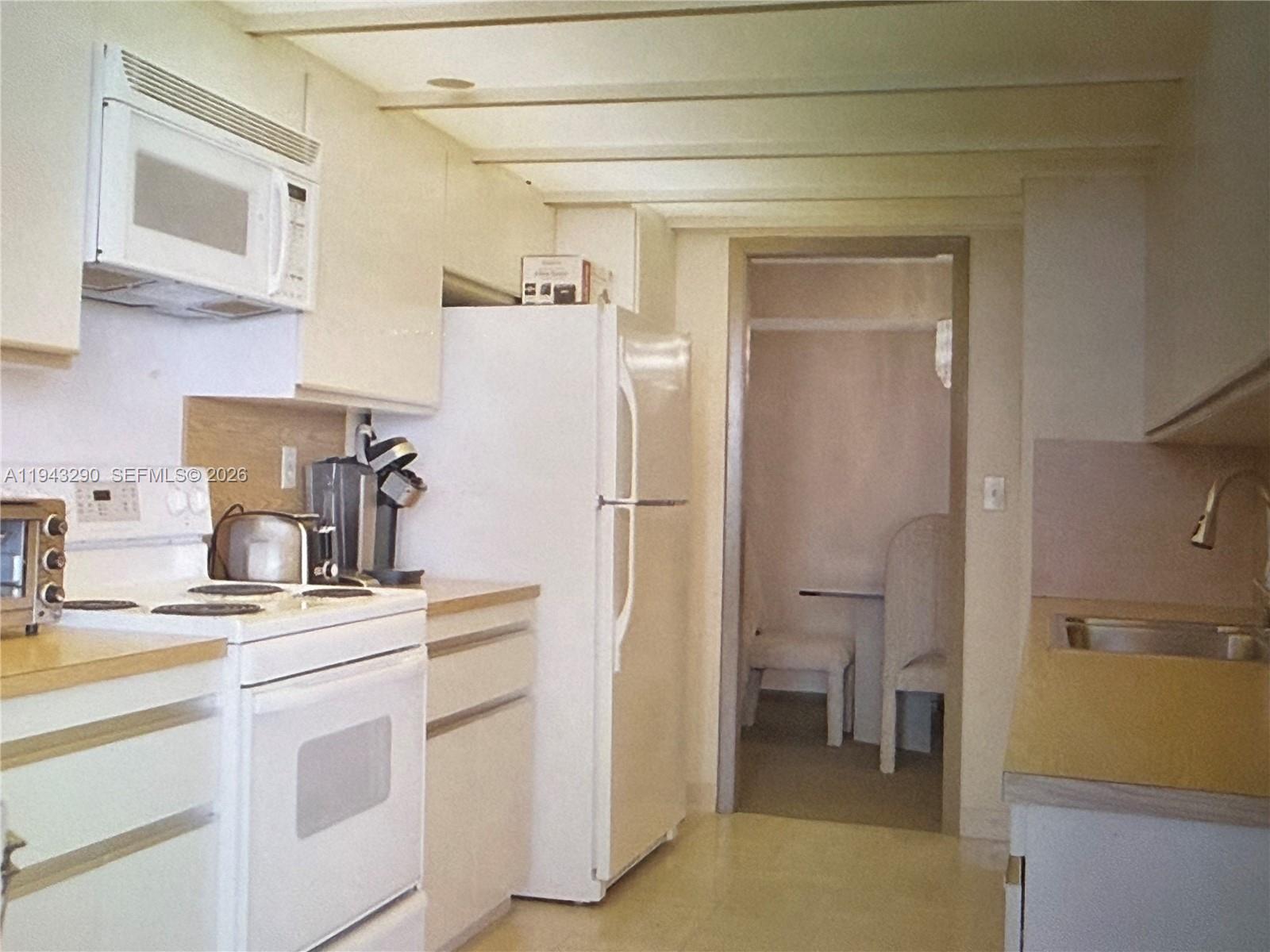 TOWERS OF QUAYSIDE CONDO - Residential