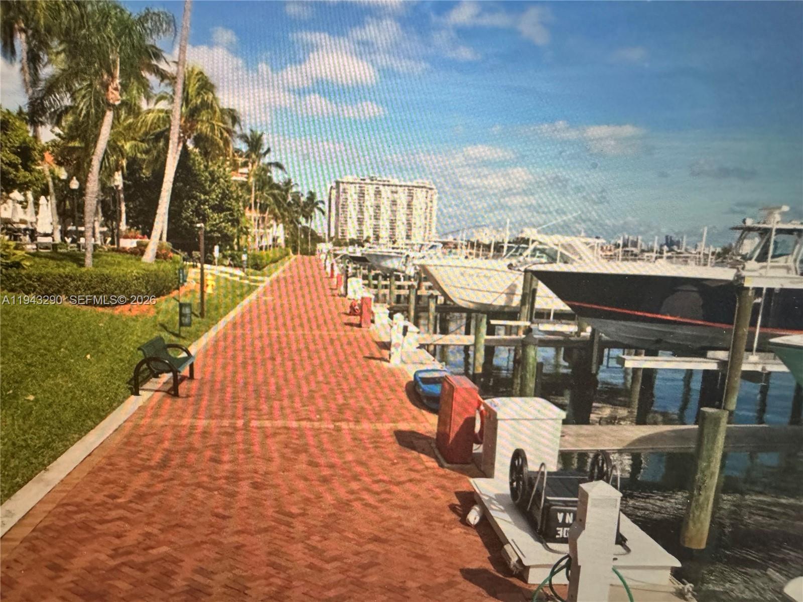 TOWERS OF QUAYSIDE CONDO - Residential