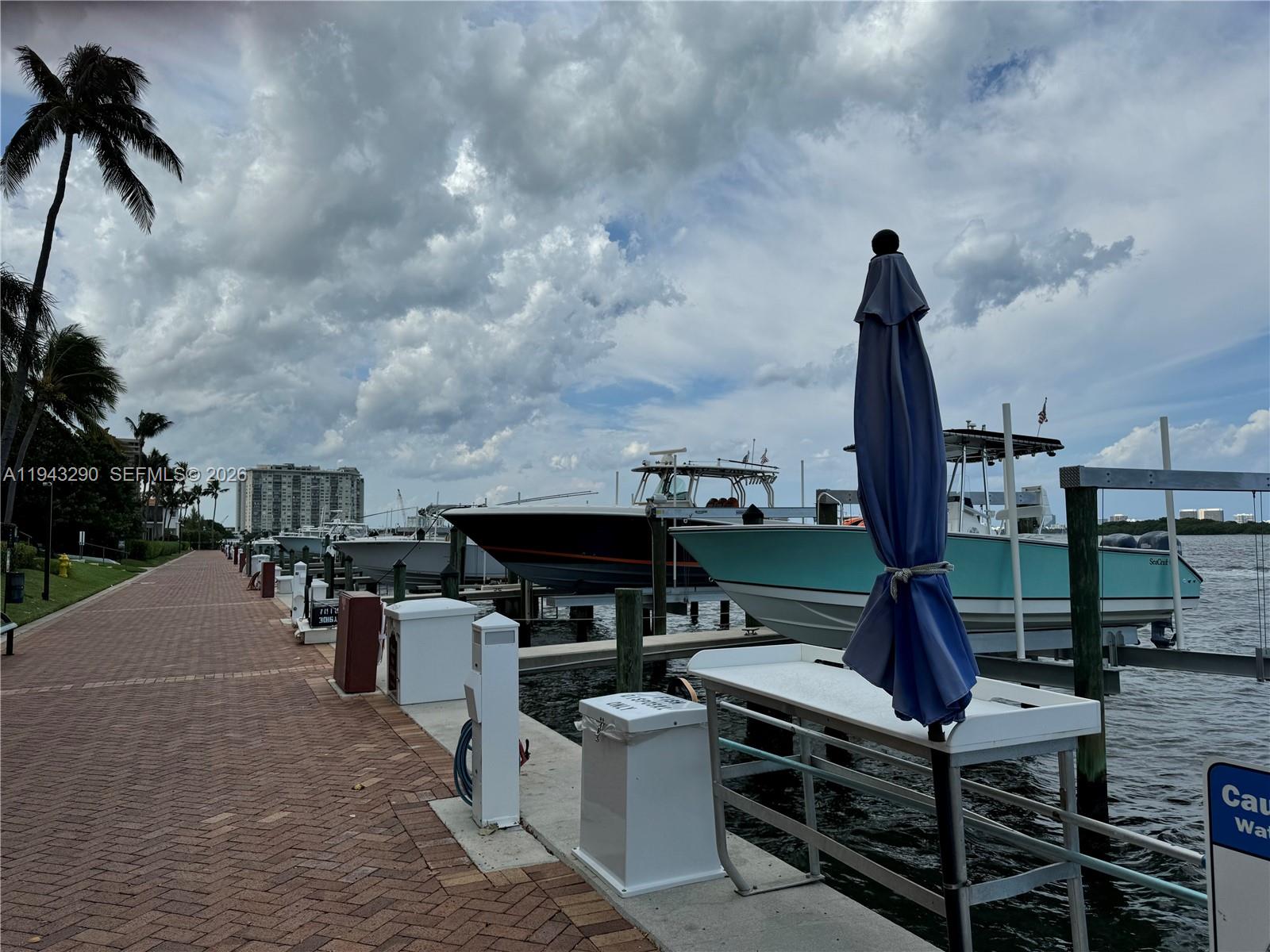 TOWERS OF QUAYSIDE CONDO - Residential