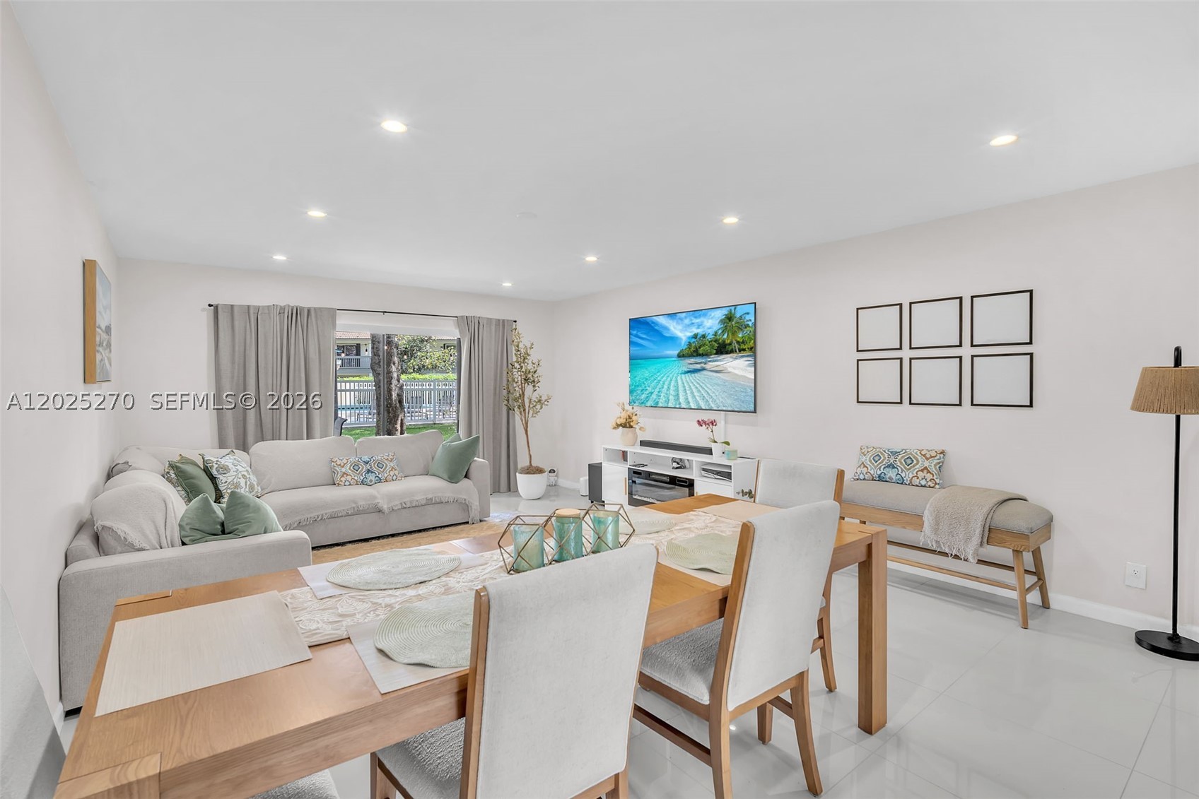 UNIVERSITY MAPLEWOOD TOWN - Residential