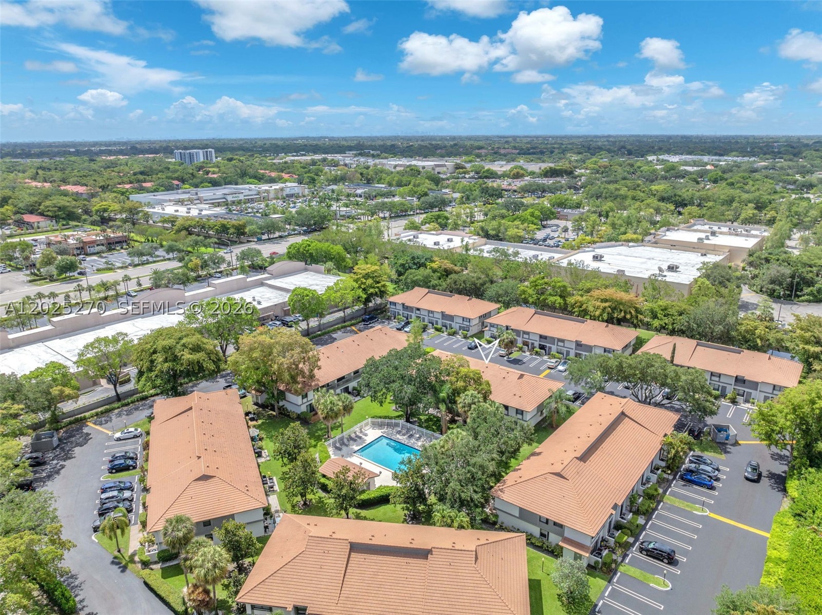 UNIVERSITY MAPLEWOOD TOWN - Residential