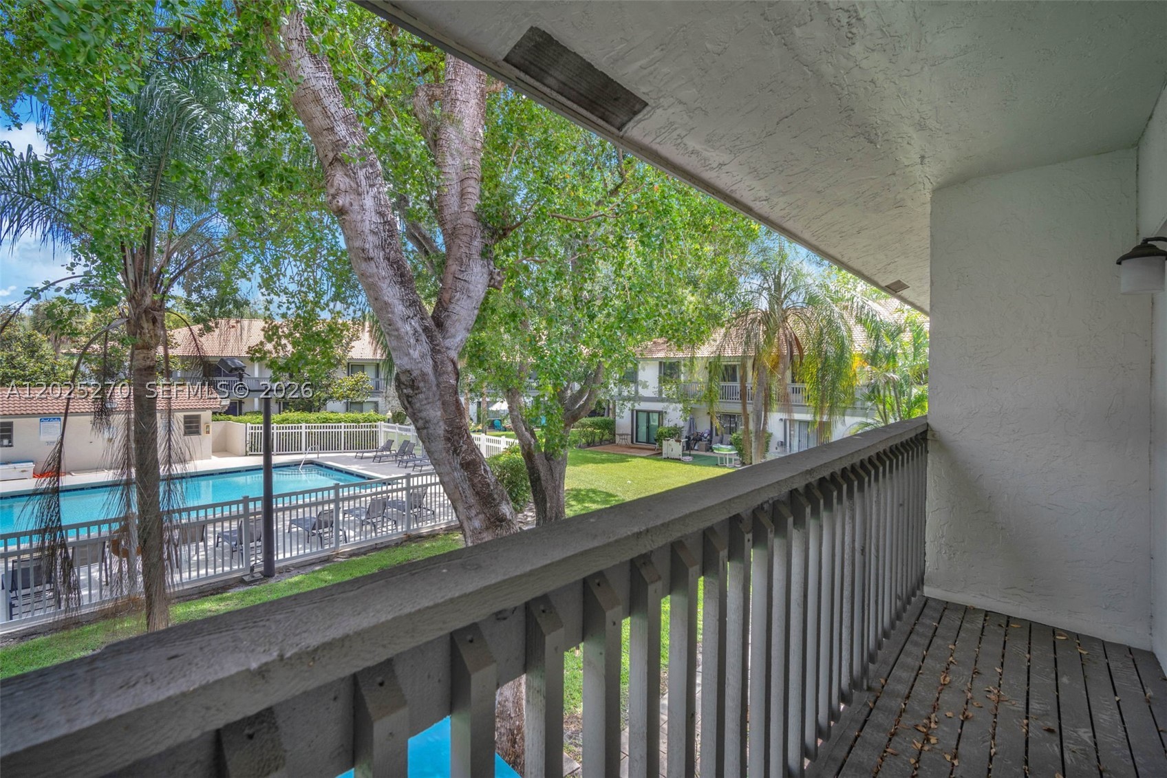 UNIVERSITY MAPLEWOOD TOWN - Residential