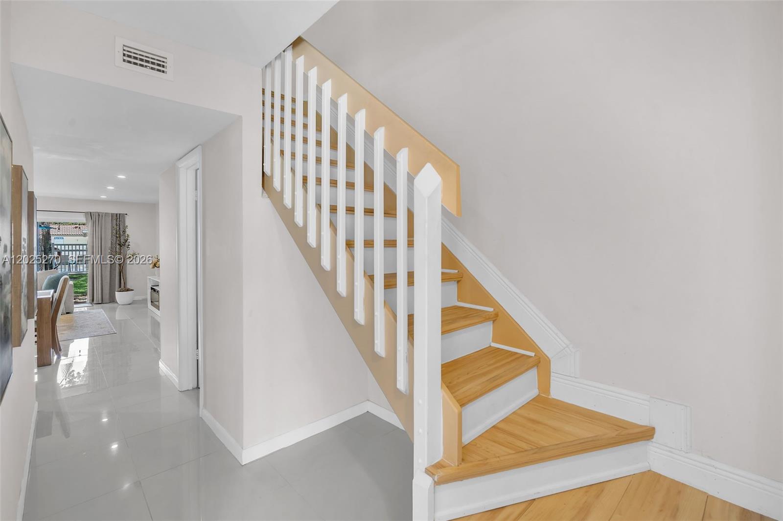UNIVERSITY MAPLEWOOD TOWN - Residential
