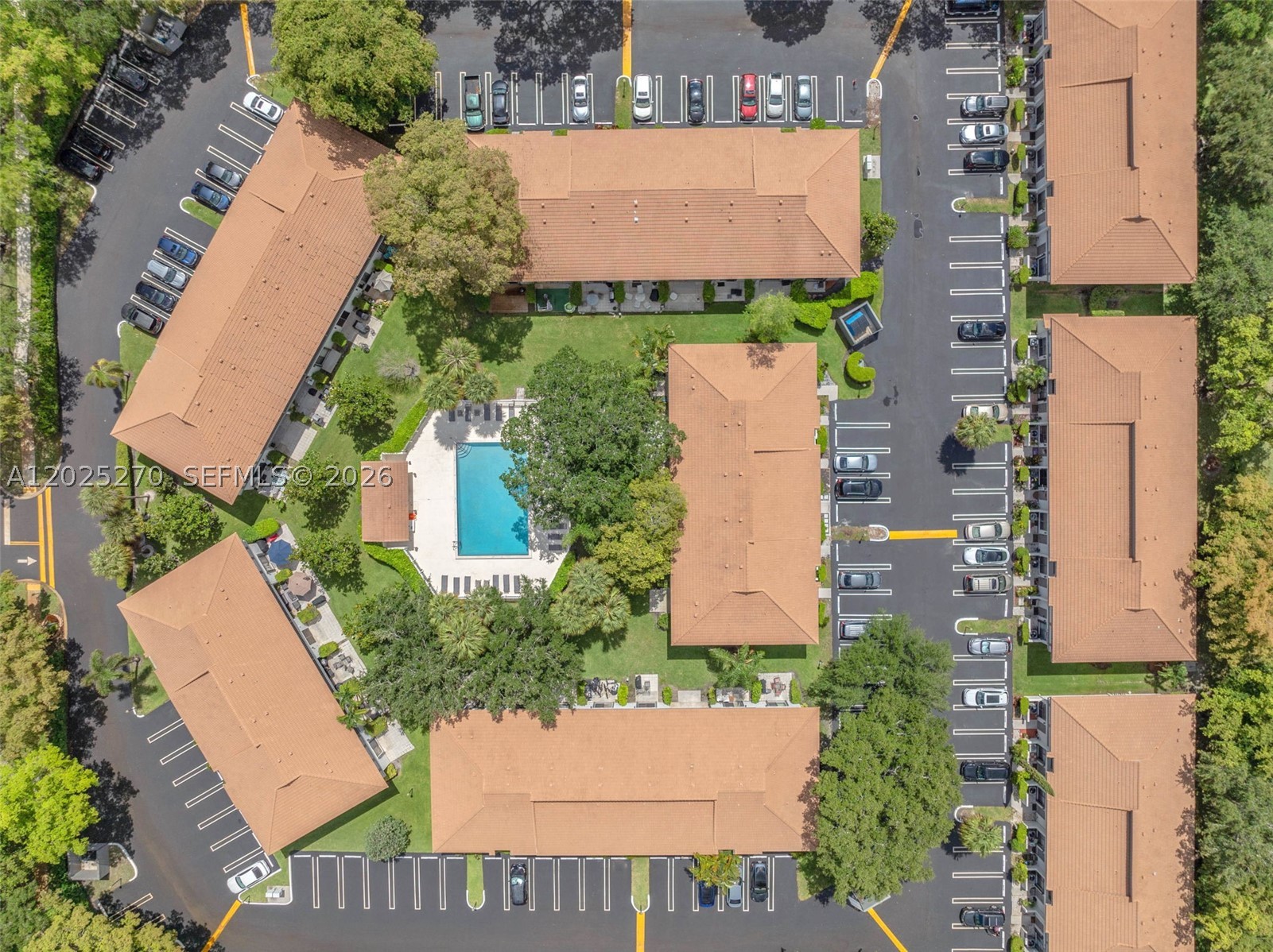 UNIVERSITY MAPLEWOOD TOWN - Residential
