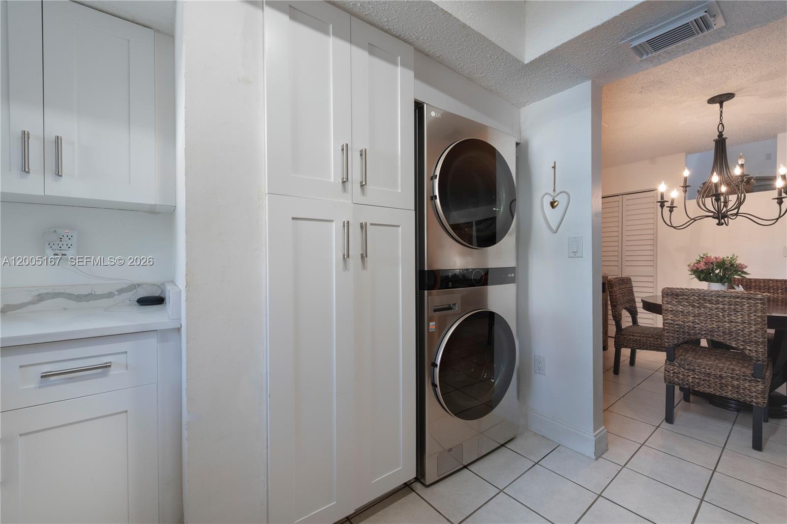 SAGA BAY TOWNHOMES - Residential