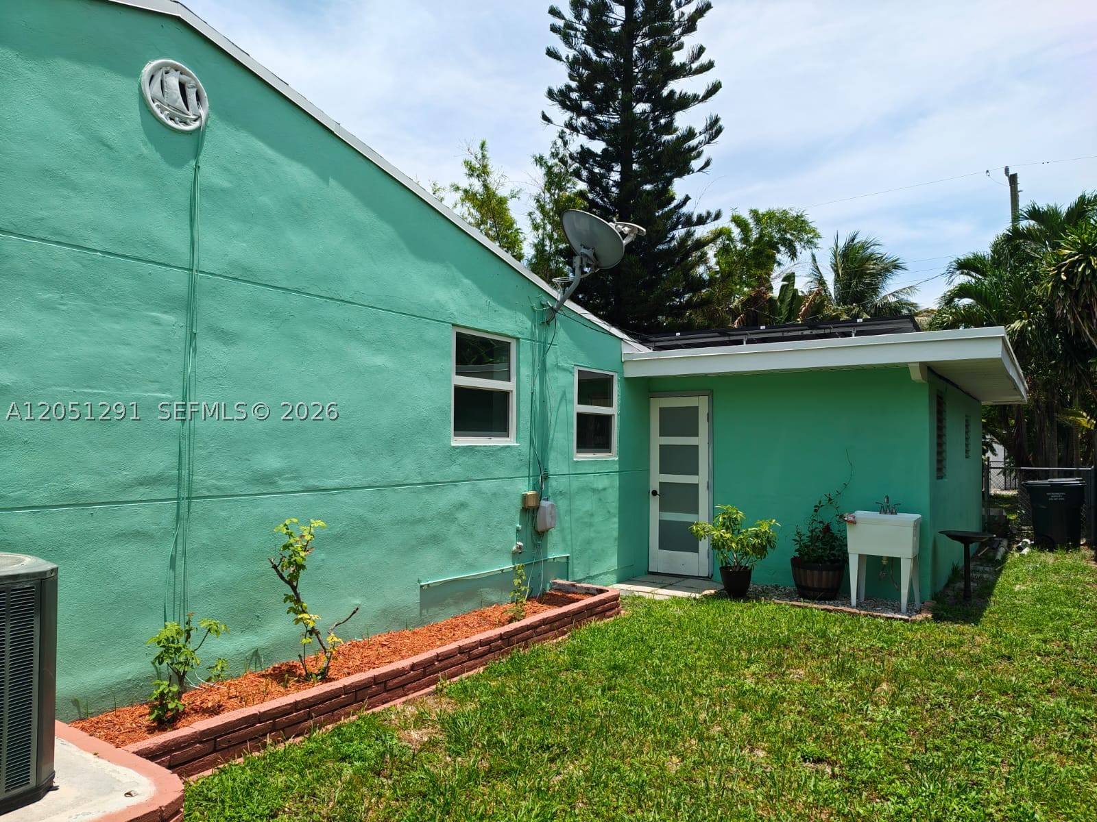 HOLLYWOOD PARK - Residential