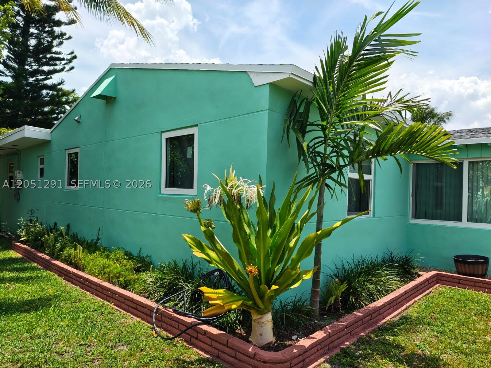 HOLLYWOOD PARK - Residential