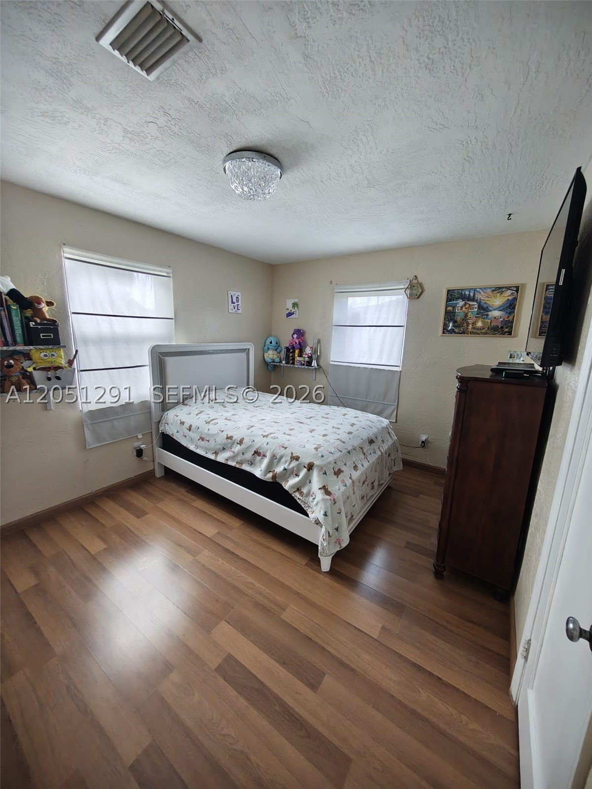 HOLLYWOOD PARK - Residential