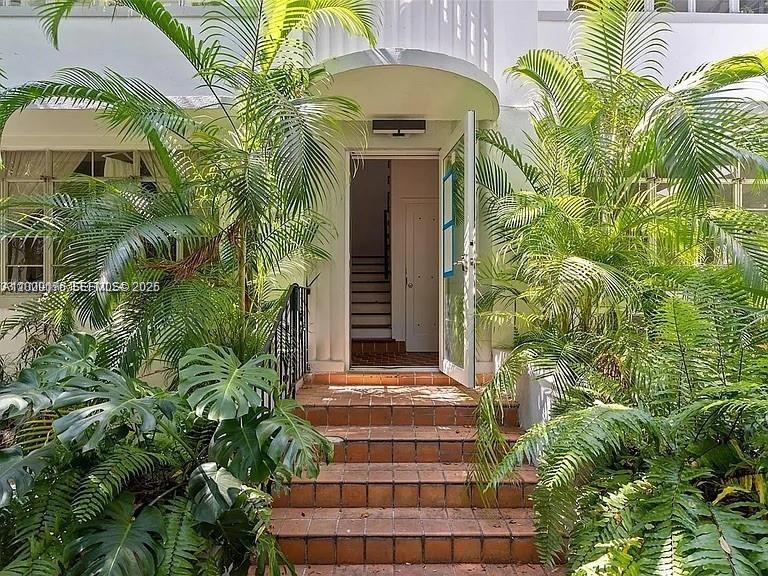 Beautiful and spacious 2bedroom, 1-bath apartment in the heart of South Beach. Located just blocks from the beach, Lincoln Road, restaurants, shopping, and entertainment. This bright unit features an open living area, washer and dryer in unit, updated kitchen and bath, ample closet space, and plenty of natural light. Well-maintained boutique building in a prime Miami Beach location. Pet friendly. Please contact listing agent for showing instructions and additional information.