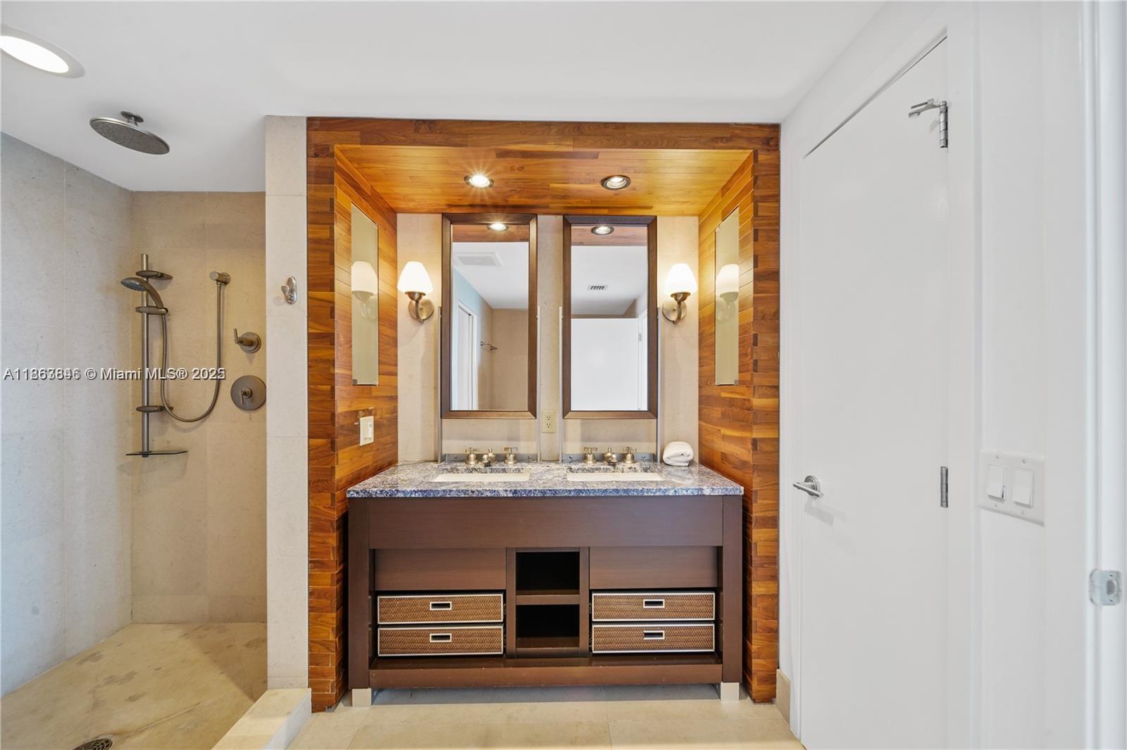 NORTH CARILLON BEACH COND - Residential