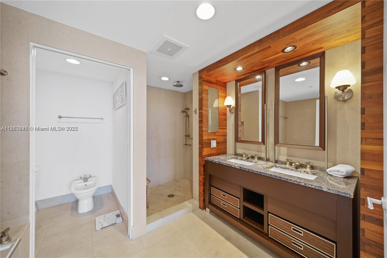 NORTH CARILLON BEACH COND - Residential