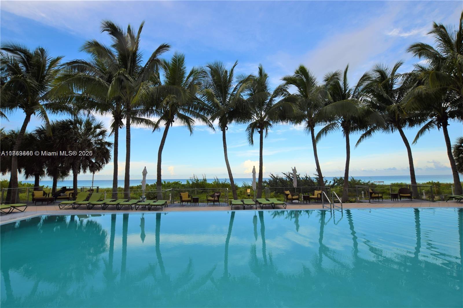 NORTH CARILLON BEACH COND - Residential