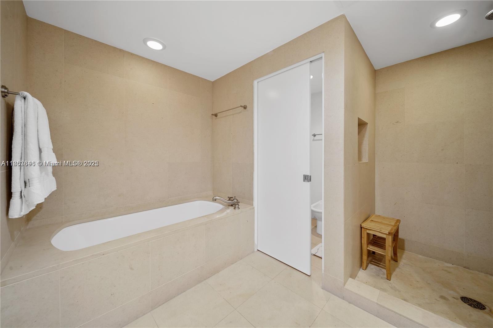 NORTH CARILLON BEACH COND - Residential