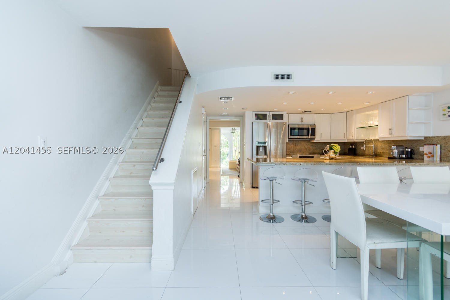 GRAPETREE TOWNHOUSE CONDO - Residential