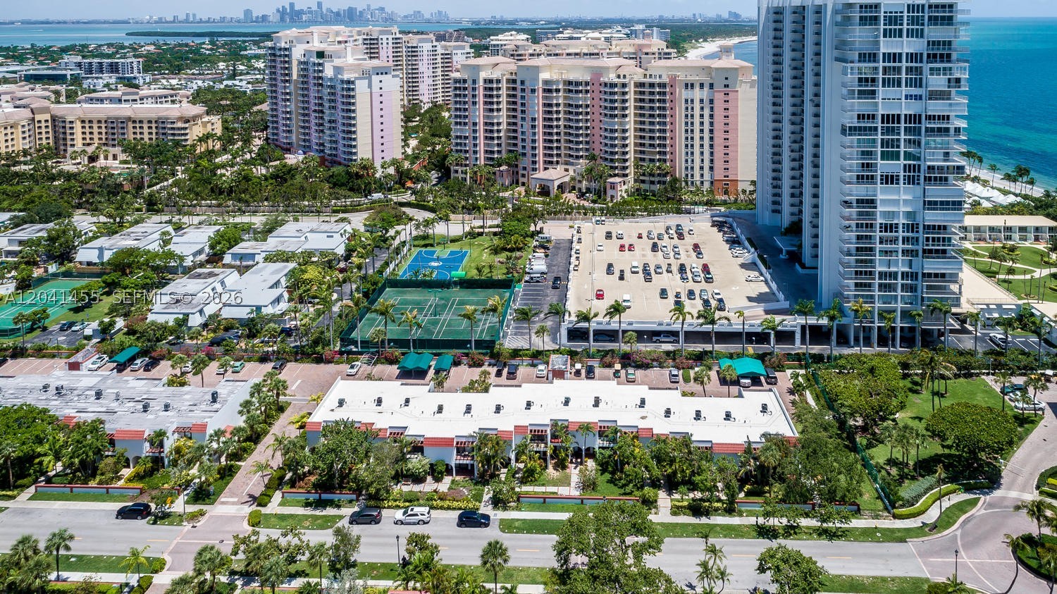 GRAPETREE TOWNHOUSE CONDO - Residential