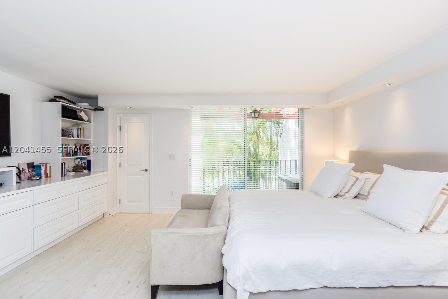 GRAPETREE TOWNHOUSE CONDO - Residential