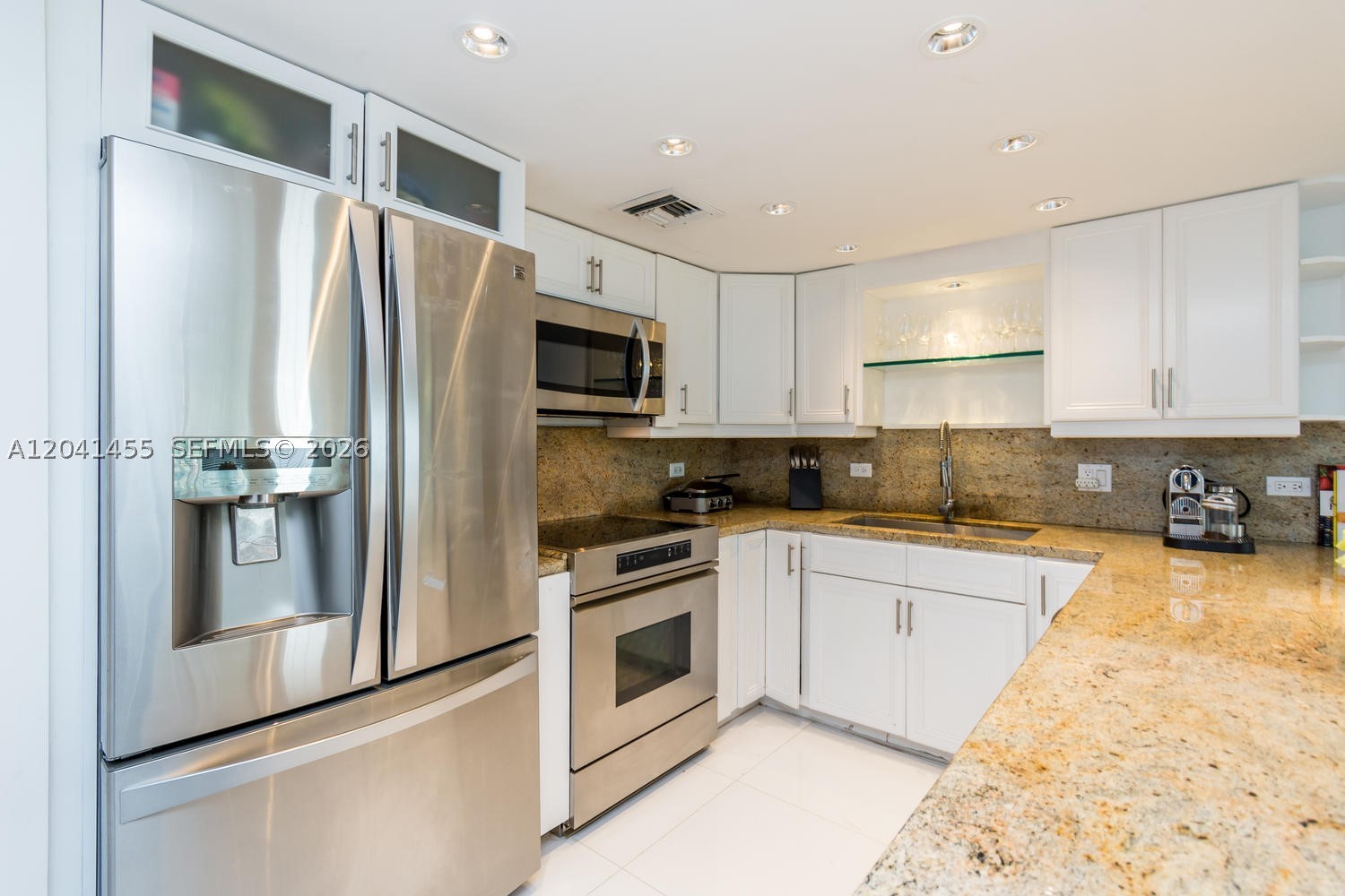 GRAPETREE TOWNHOUSE CONDO - Residential