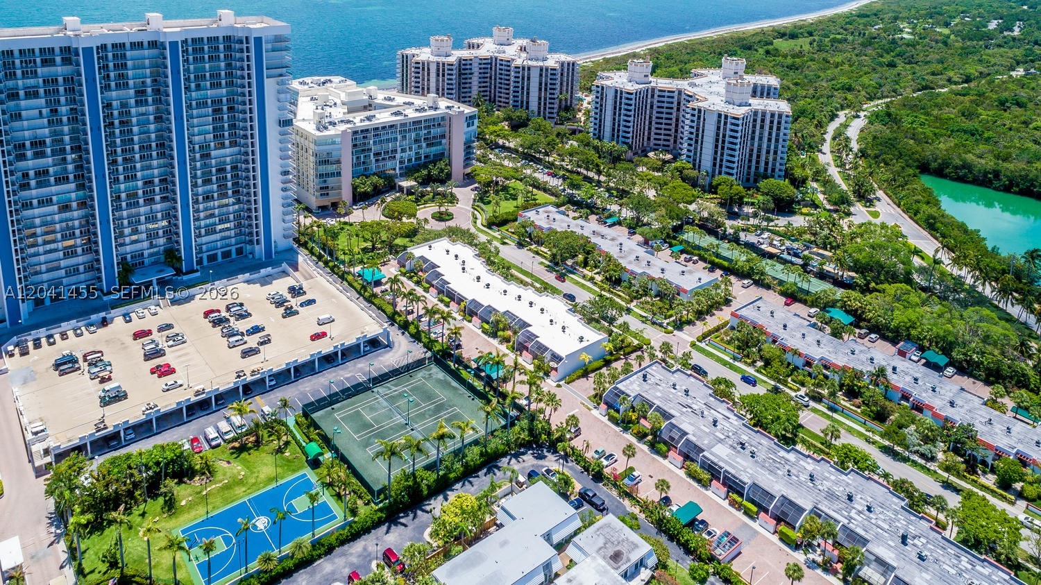 GRAPETREE TOWNHOUSE CONDO - Residential