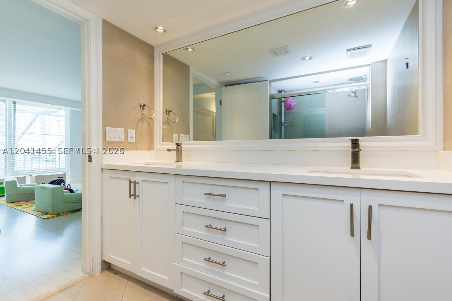 GRAPETREE TOWNHOUSE CONDO - Residential