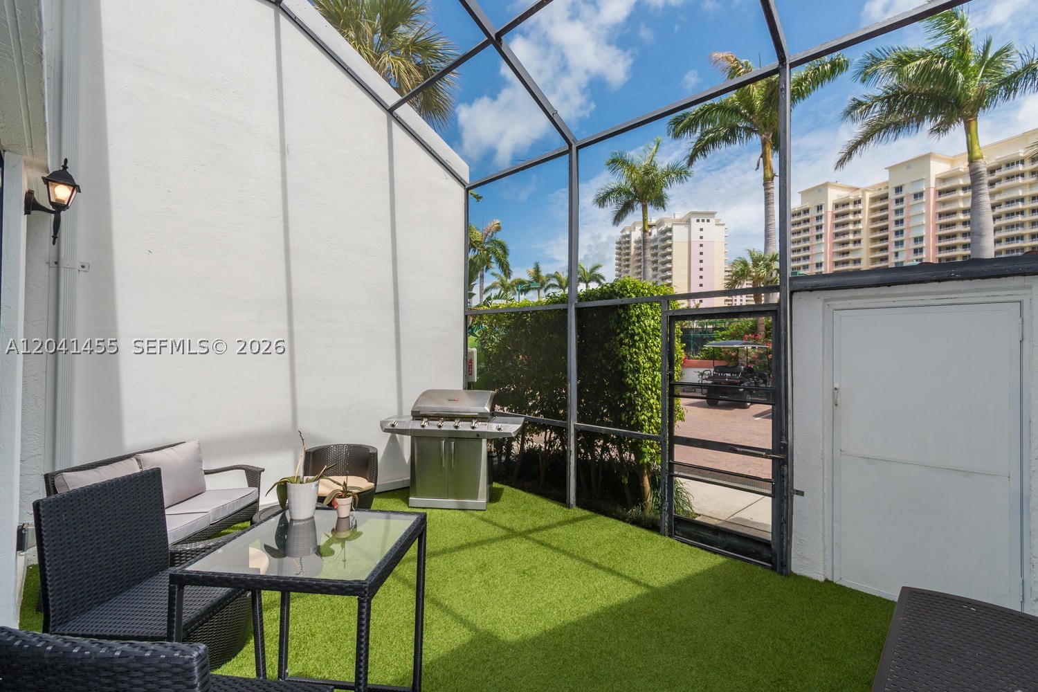 GRAPETREE TOWNHOUSE CONDO - Residential