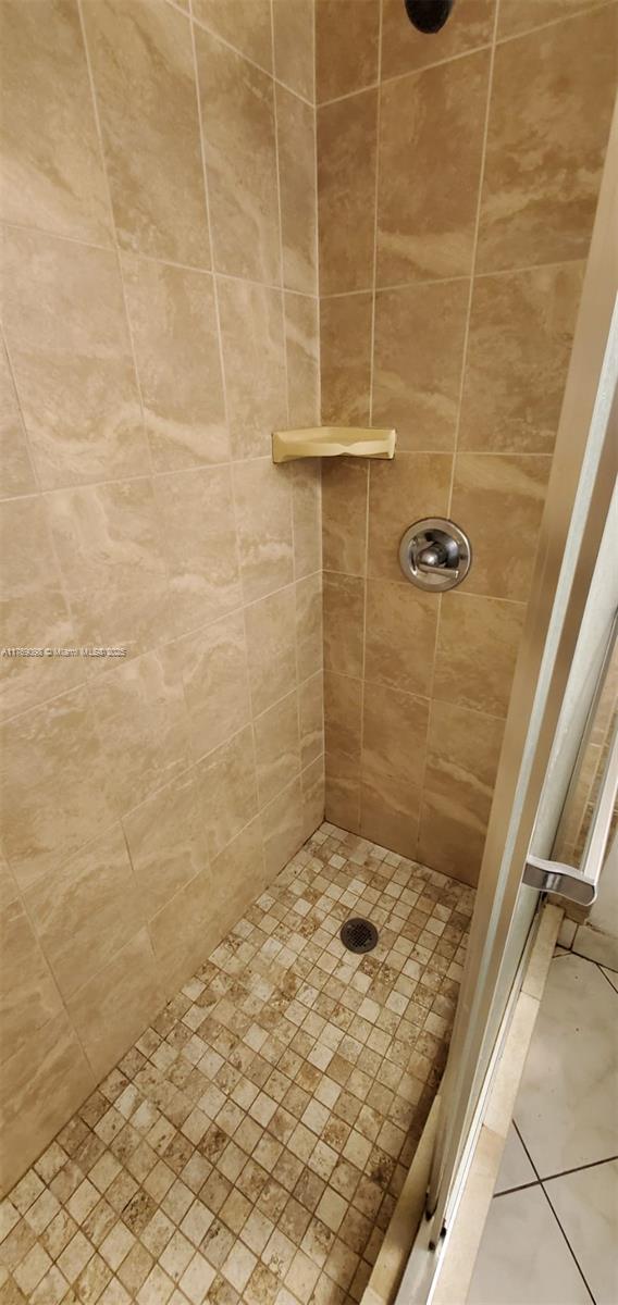 VILLAS DE VENEZIA CONDO - Residential Lease