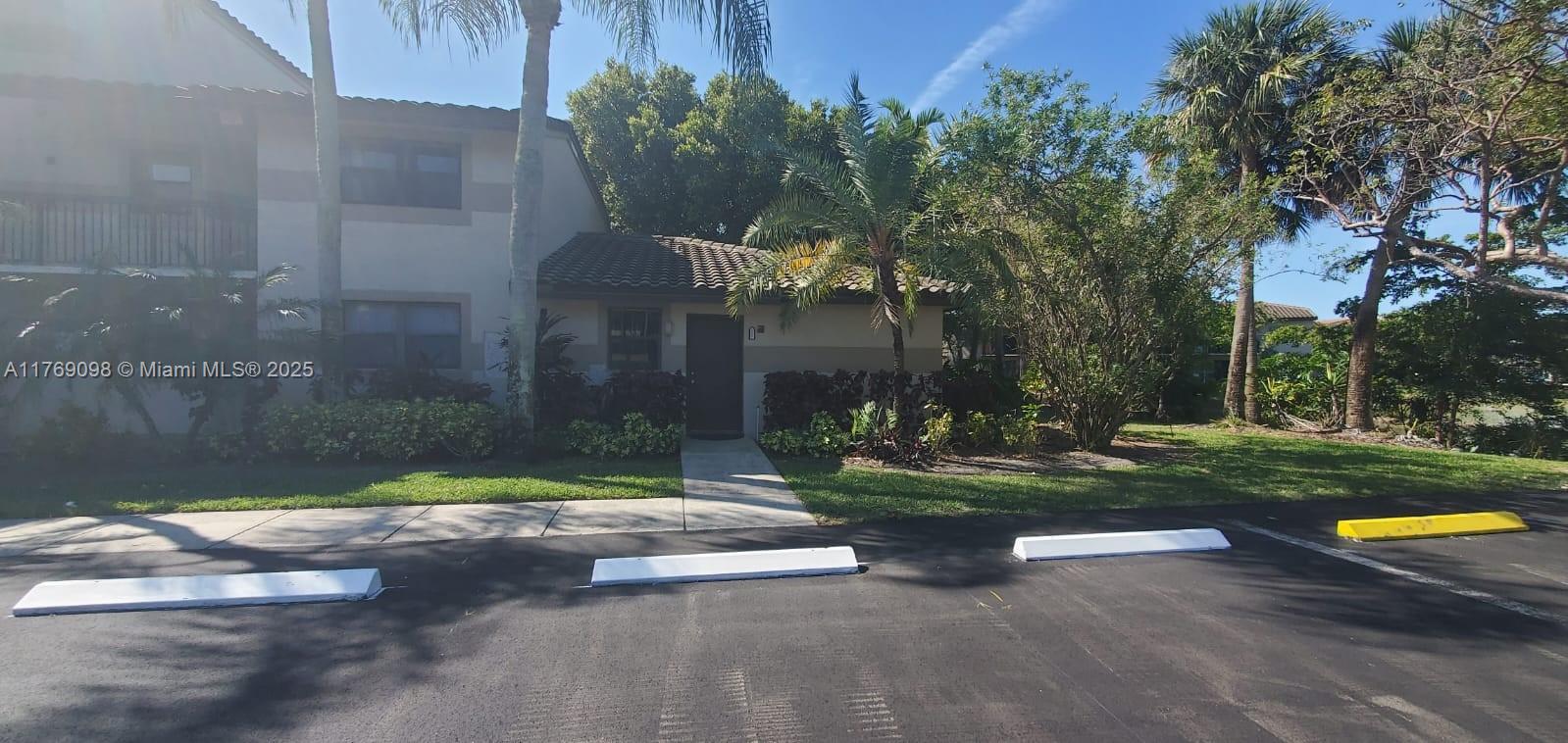 ENJOY THE PRIVACY OF THIS BEAUTIFUL UPGRADED CORNER VILLA WITH A "SPECTACULAR LAKE VIEW" & A PATIO IN A WONDERFUL COMMUNITY, EXCELLENT CONDITION, STAINLESS STEEL APPLIANCES, GRANITE COUNTERTOPS, HIGH CEILINGS, NEW WASHER & DRYER IN THE UNIT, TILE FLOORING,  SHOWER, NO BATH TUB, AMPLE BALCONY, 2 BR CLOSETS, ASSIGNED & VISITOR'S PARKING, CLUB HOUSE W/ 2 POOLS, JACUZZI, TENNIS COURTS, FITNESS CTR. RENT INCLUDES TRASH & WATER. CLOSE TO SAWGRASS MILLS MALL, FRESHMARKET, SAWGRASS EXPWY & I-75. QUICK LANDLORD & ASSOC. APPROVAL.