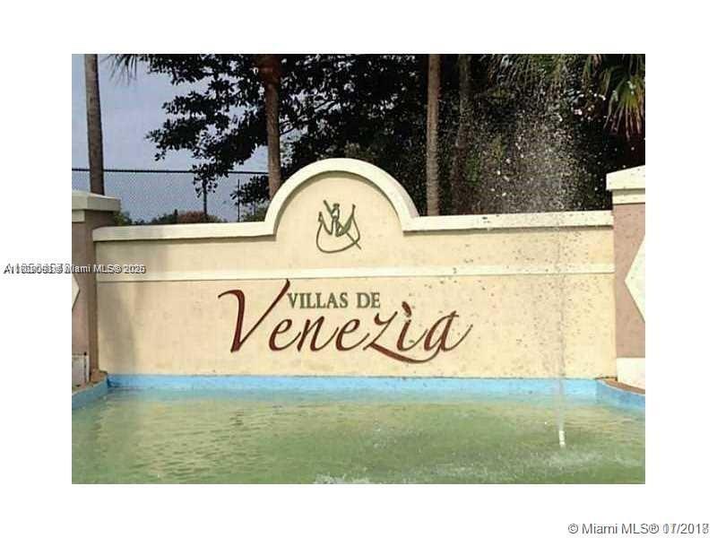 VILLAS DE VENEZIA CONDO - Residential Lease