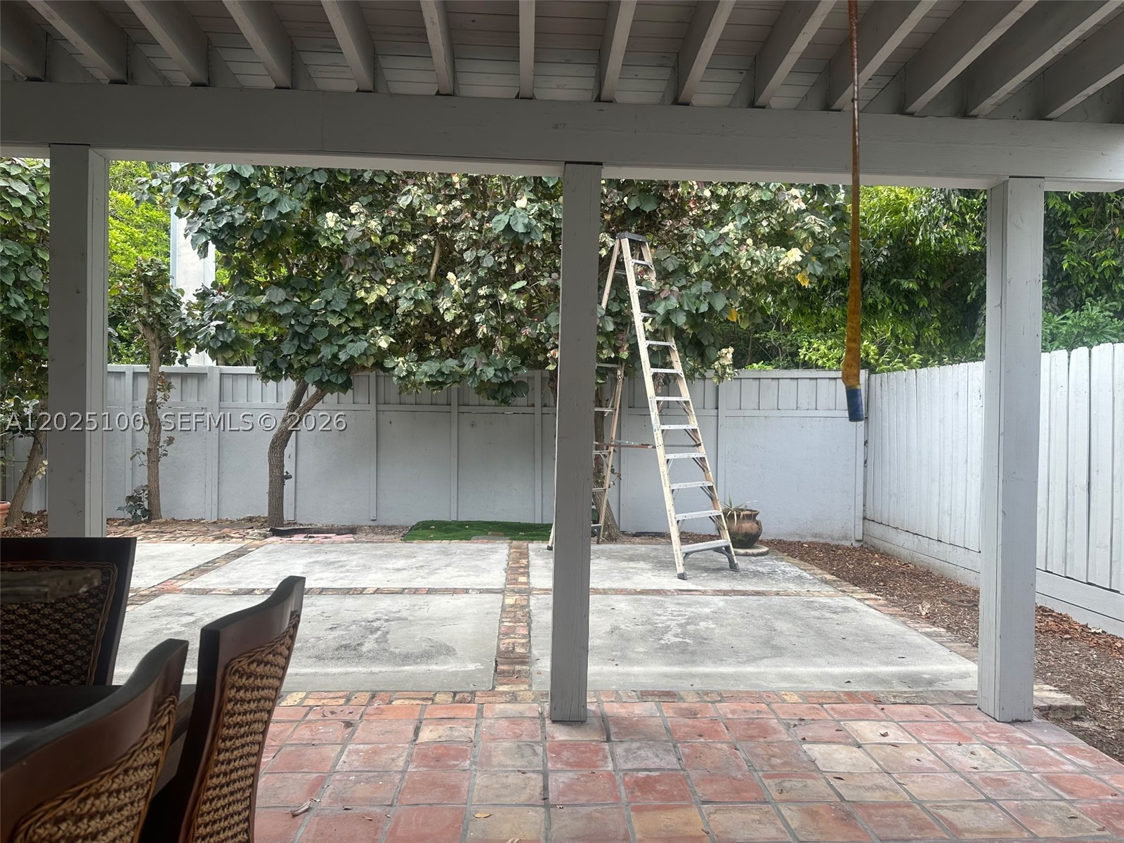 SUNSET PALMS - Residential Lease